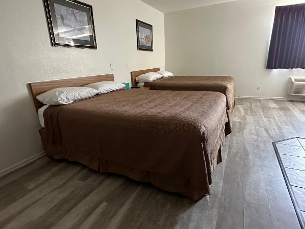 Jolly Roger Hotel image 3